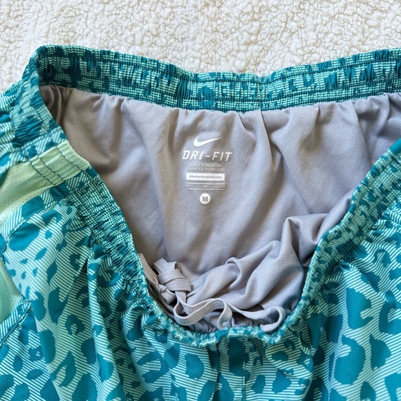 Nike Dri-Fit Teal and Mint Leopard-Print Running Shorts Size Medium - Picture 4 of 5